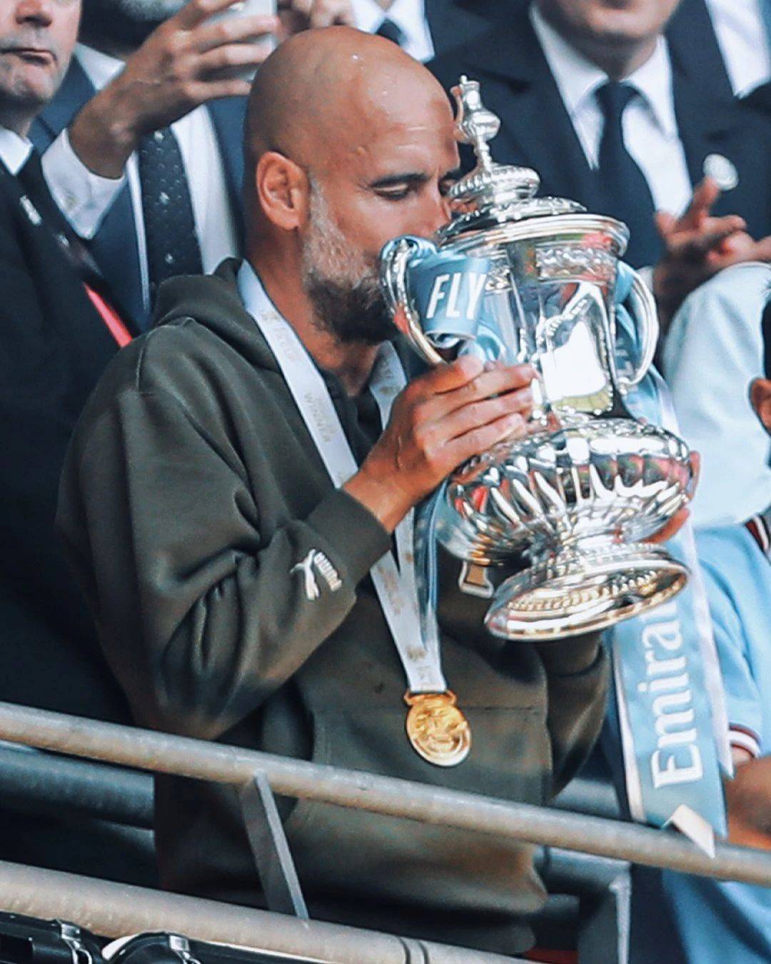 九游下载-今夜曼城备战足总杯，主帅复盘细节曝光，震撼外界，控场能力受关注(曼城历史上最佳阵容)